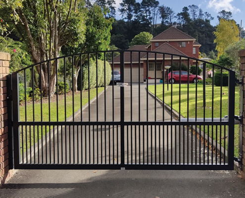 We offer a range of residential electric automatic gates / driveway gates, including swing and sliding gates, and barrier arms. We provide the full service including initial site visit, installation and servicing. We service and support customers across the greater Wellington region including Wellington city, Lower Hutt, Upper Hutt, Porirua, Kapiti Coast and the Wairarapa.